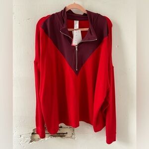 Livi Active Pullover Top NWT